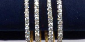 Zircon Bangle No.979