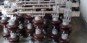 33kv 800/1250 Amp Center Break Rotating Type Isolators, Manual/motor Operated as per Is:9920/9921