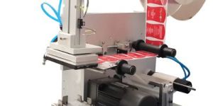 Semi Sticker Labelling Machine for Flat Bottles
