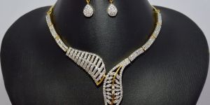 Flower Shaped Party Necklace