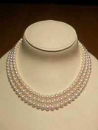 Regular Pearl Necklace