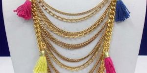 Pompom & Metal Necklace