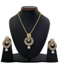 Artificial Diamond Pendant