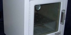 Vacuum Oven