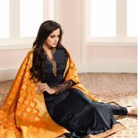 Crepe Salwar Kameez