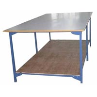 Cloth Cutting Table