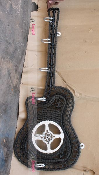 METAL REPRODUCTION HANGER