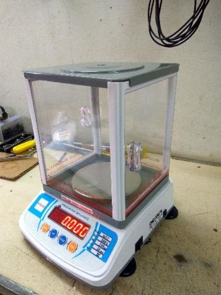 Jewellery Scale With Cabinet 02