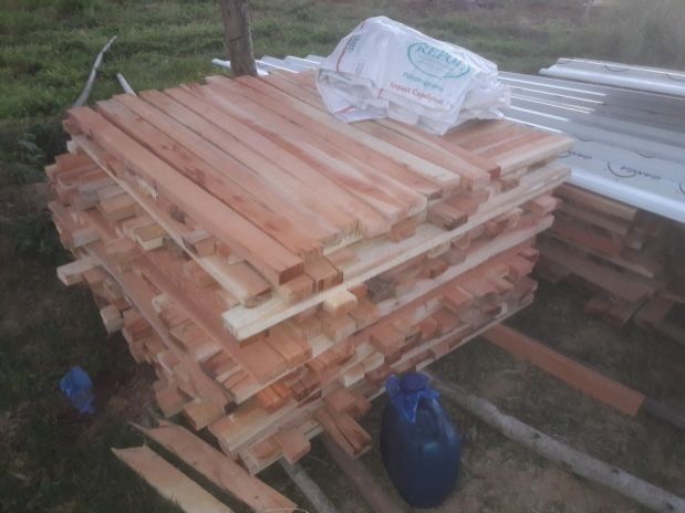 Wooden Floor Elevated Goat Shed Construction Services 02