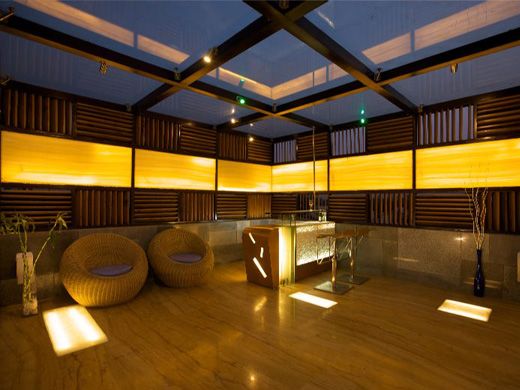 Bar Interior Designing Service 06