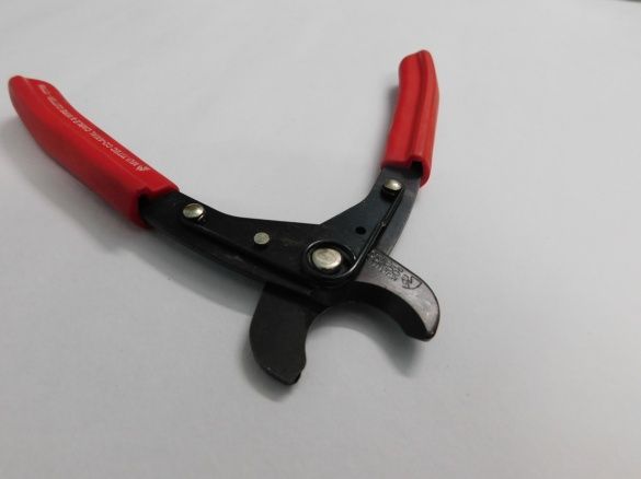 Multitec CC-200 Co-Axial Cable and Wire Cutter 01