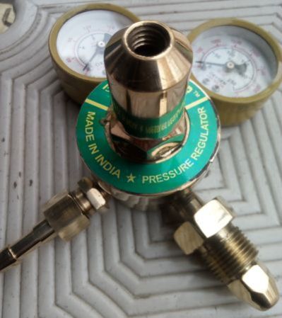 Oxygen Regulator 04
