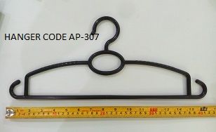 AP-307 Plastic Garment Hanger