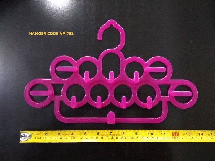AP-761 Plastic Garment Hanger