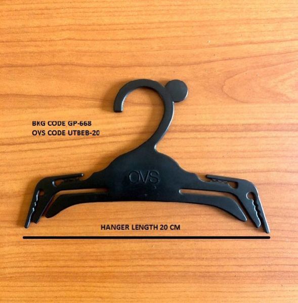 GP-668 Plastic Garment Hanger