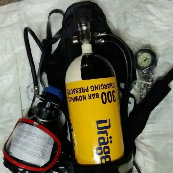 Underwater Breathing Cylinder 01