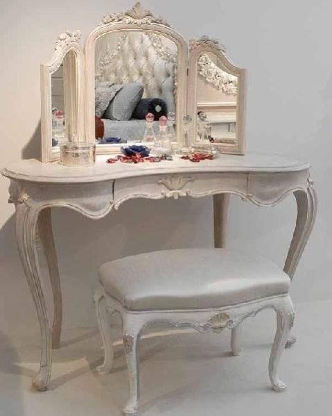 Dressing Table 18