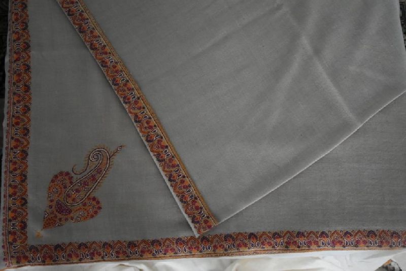 Kashmiri Embroidery Border Shawl 04