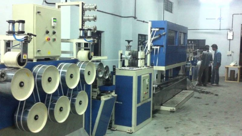 Semi Automatic Box Strapping Machine 04