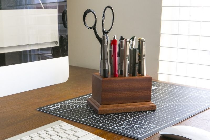 Pen Stand 01