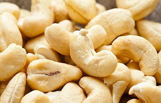 Cashew Kernel 06