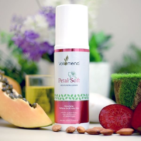 Petal Soft Moisturizing Lotion 03