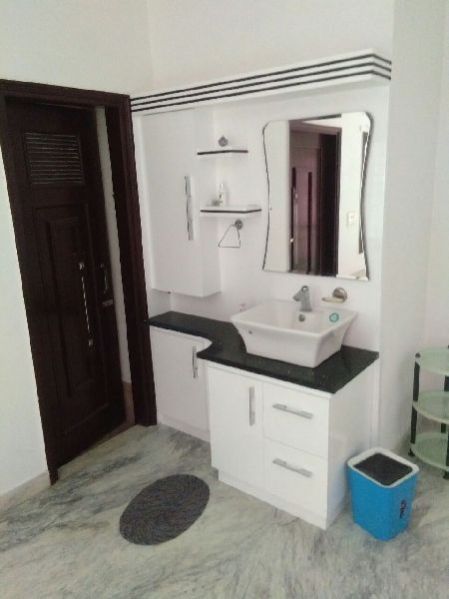 B3 Royal Collection Vanity 01