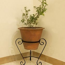Metal Garden Pot Stand 02