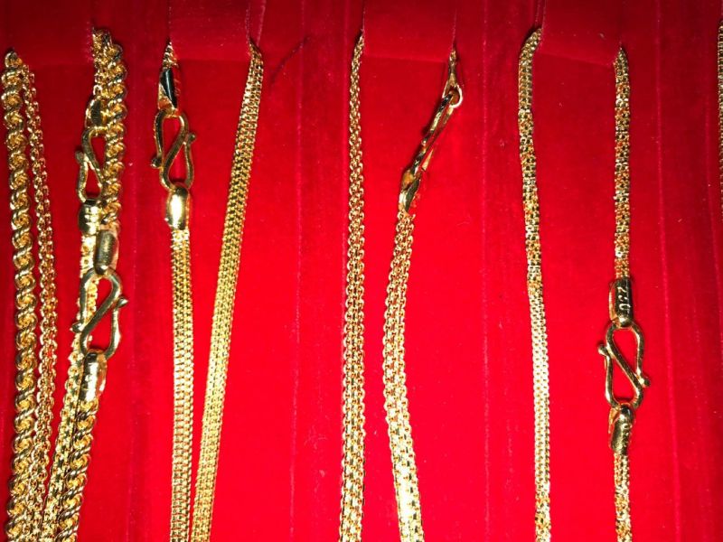 Gold Chain 08