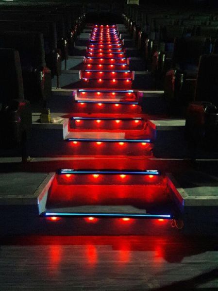 Theater Step Light 02