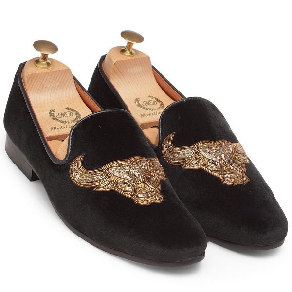 Mighty Bull Shoes 01