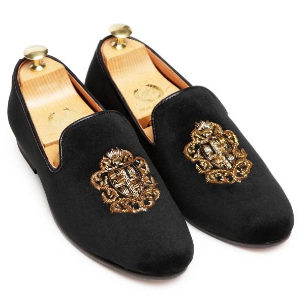 Royal Crest Shoes 01