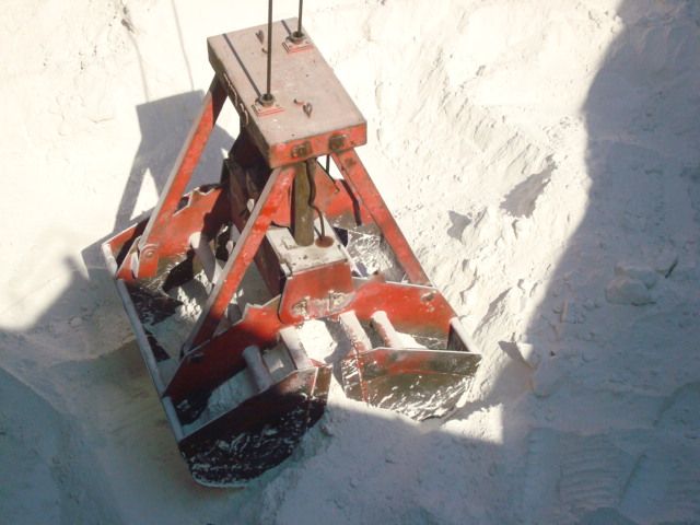 Double Cylinder Radio Remote Control Clamshell Grab 02