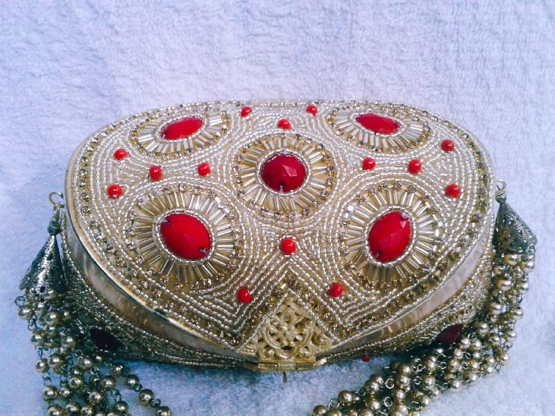 Aari Nagina Embroidery Purse 02