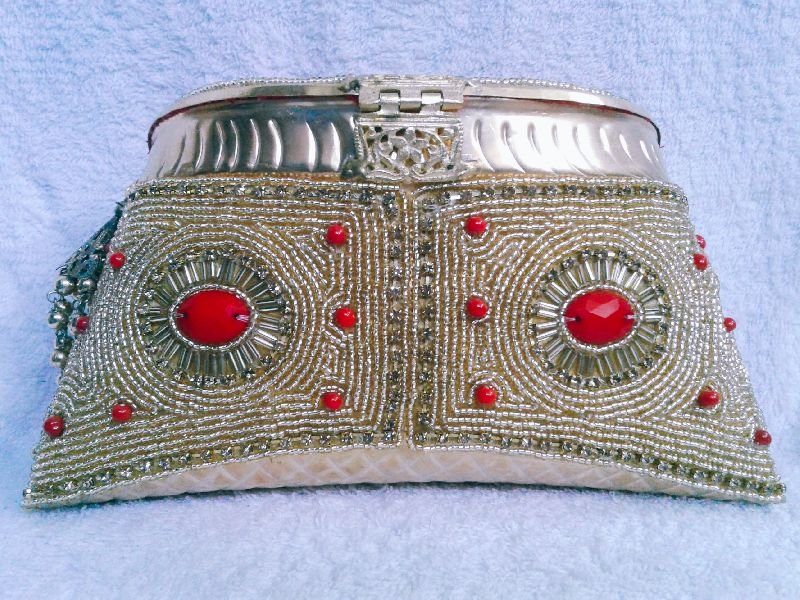 Aari Nagina Embroidery Purse 03