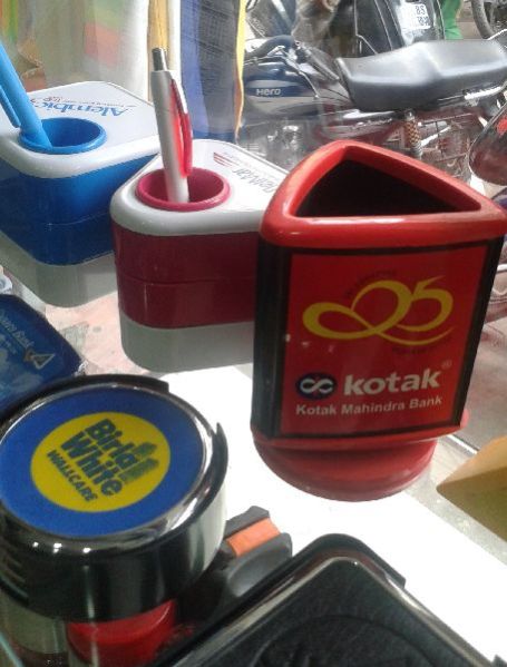 Plastic Table Top Pen Stand 02