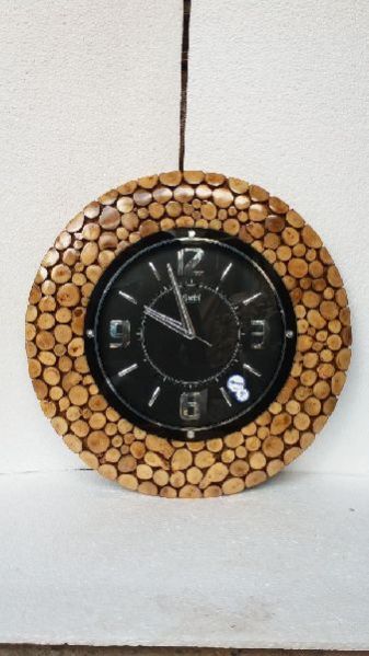 Wooden Antique Watch 02