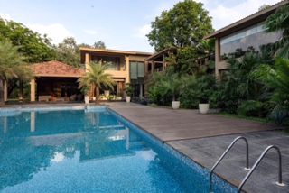 Swimming Pool Landscaping 04