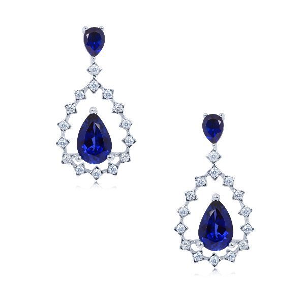 E-M00349 Dangling Diamond Earrings