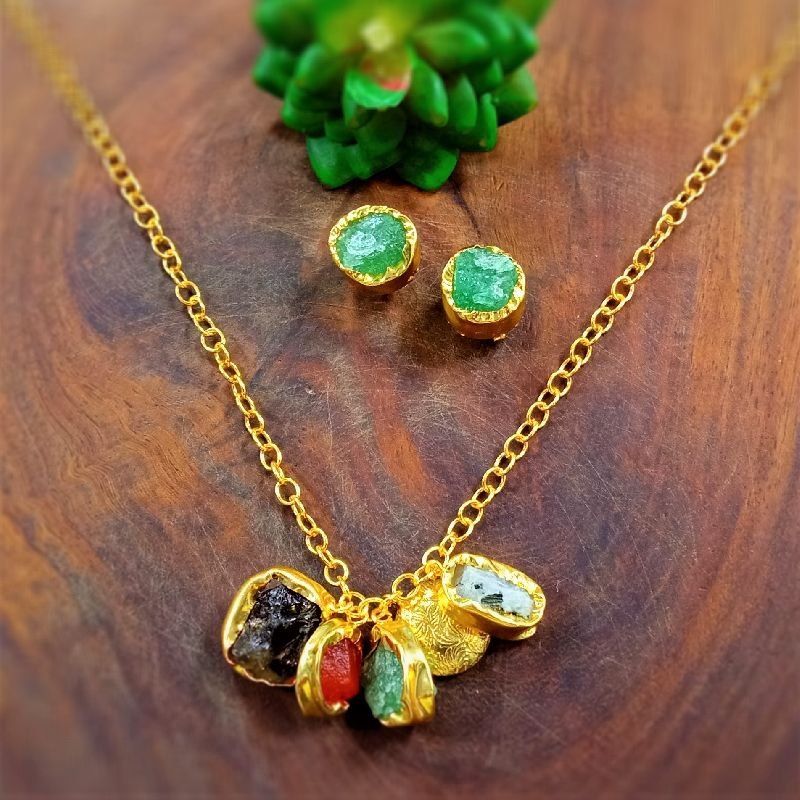 M032000962 Natural Stone Necklace Set