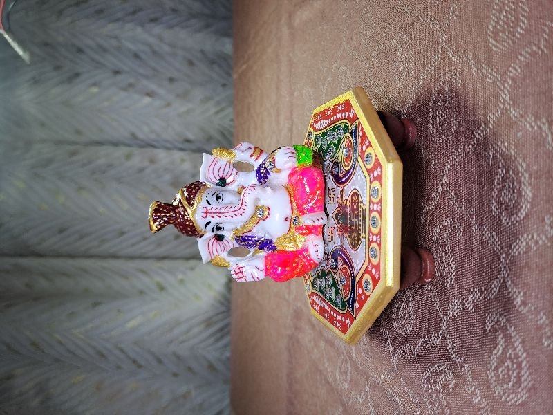 Big Pagdi Ganesh with Hexagon Choki