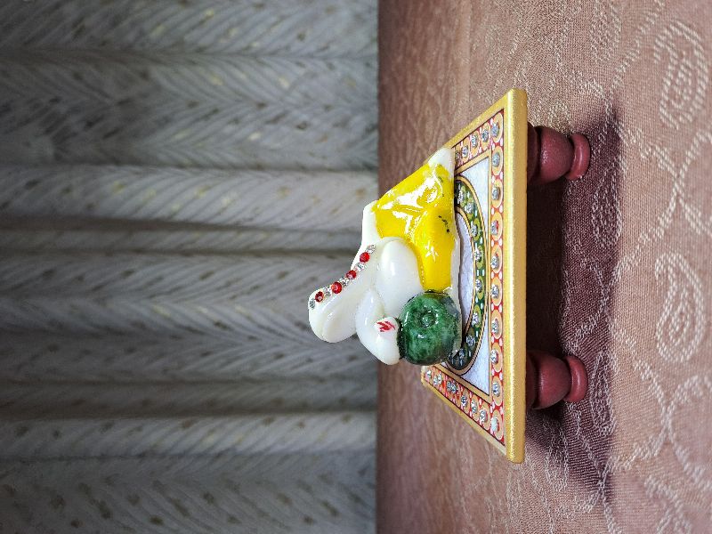 Masand Ganesh with Round design choki