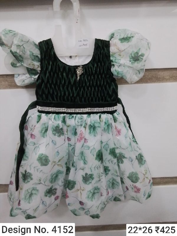 Des. No. 4152 Girls Stylish Frock