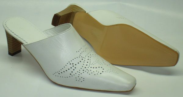 Ladies Leather Sandals