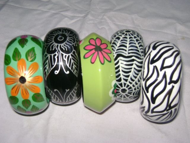 HHC148 Painted Wooden Bangle