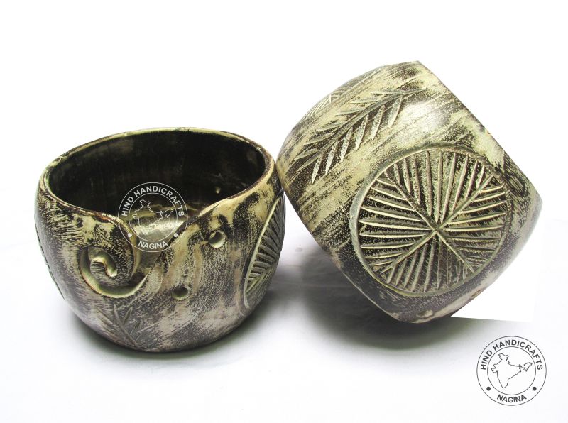 HHC289 Wooden Yarn Bowl