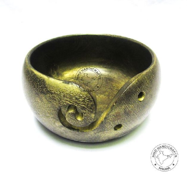 HHC290 Wooden Yarn Bowl