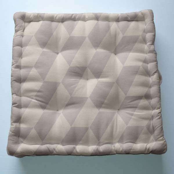 Box Cushion 04