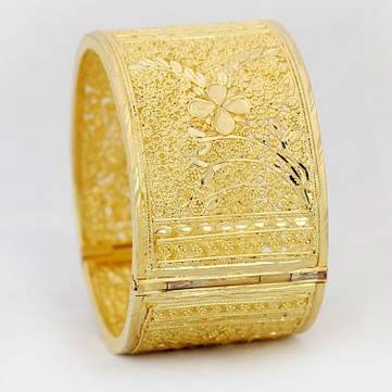 R18 Jewels Fashion and U GOLD Plated Kada Floral Concept