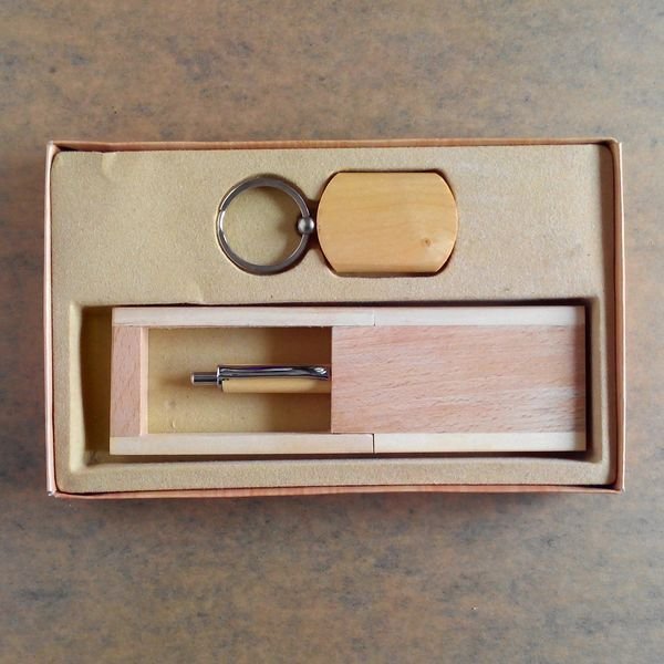 Engraved Wooden Gifts (EL 6207)